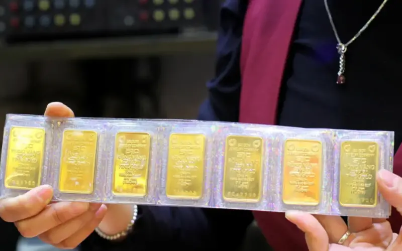 يصعد بما يتماشى مع الأسعار العالمية.